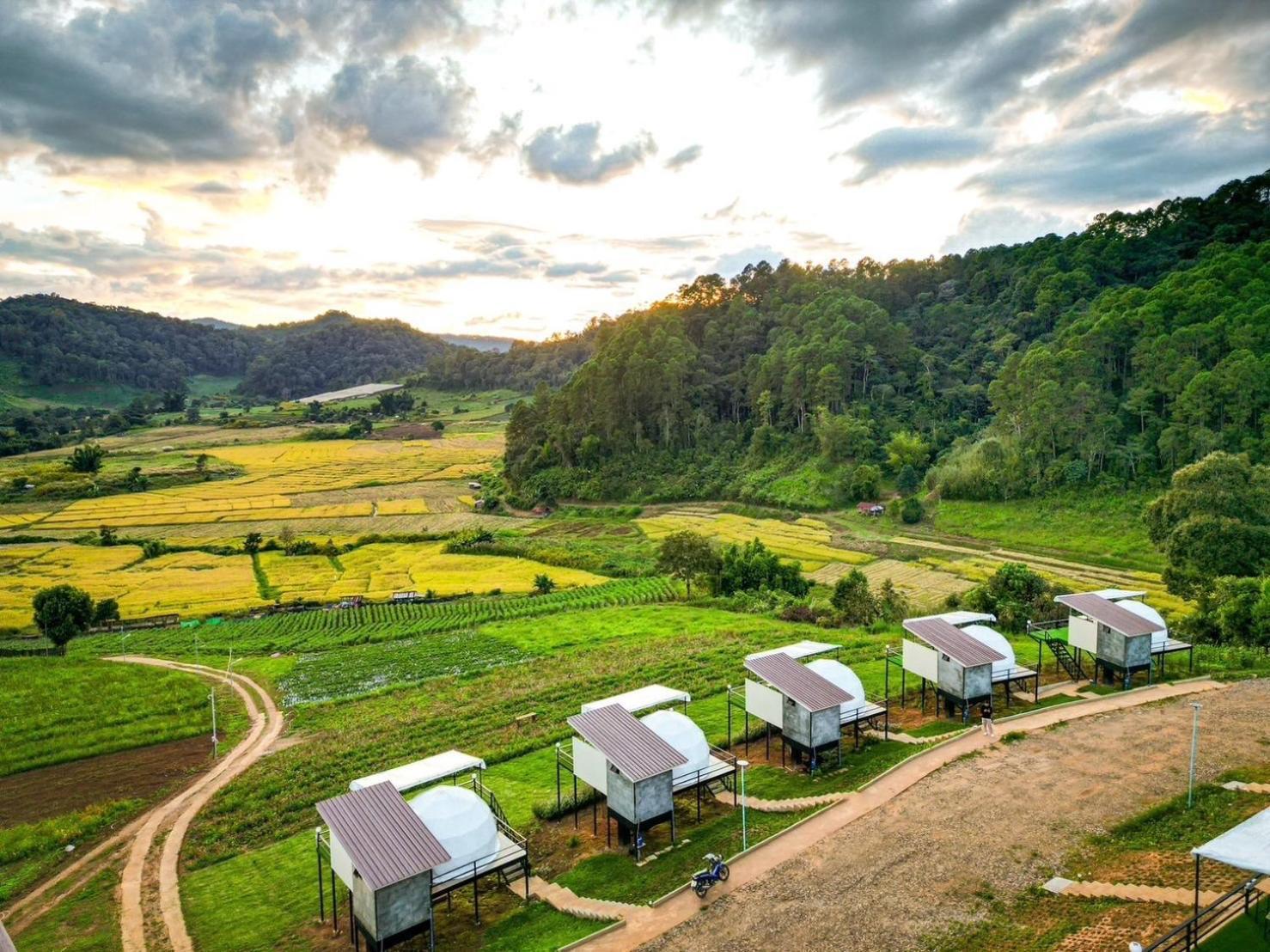 Hotel สวนไร่รุ่งอรุณ Suan Rai Rungarun Ban Na Pa Paek Exterior foto